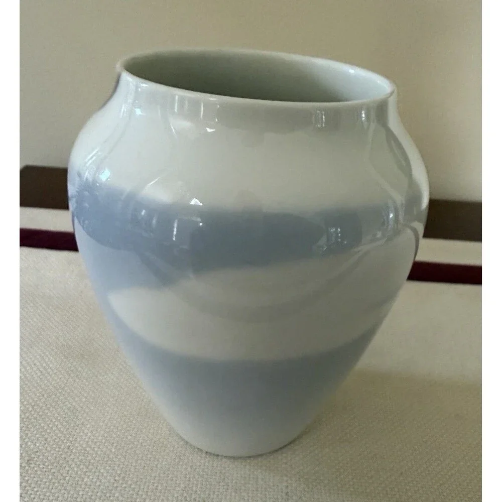 Vintage Bing & Grondahl Art Nouveau Porcelain Bud Vase Chestnut Pod 8814/198